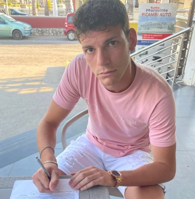 Christian Bertoglio firma il contratto che lo lega all&#039;Akragas per la prossima stagione 