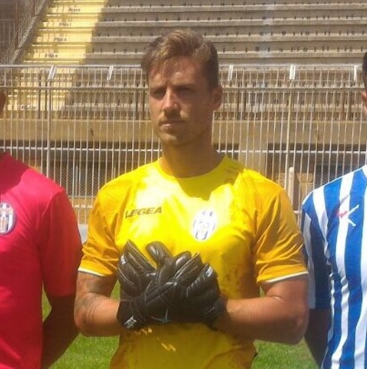 Il portiere Alessandro Vono nel giorno della presentazione della nuova maglia dell&#039;Akragas 2017-2018. 