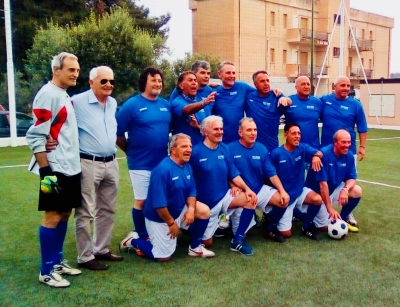Alcuni ex calciatori dell&#039;Akragas in campo al centro polisportivo di Villaggio Peruzzo (Foto da facebook)