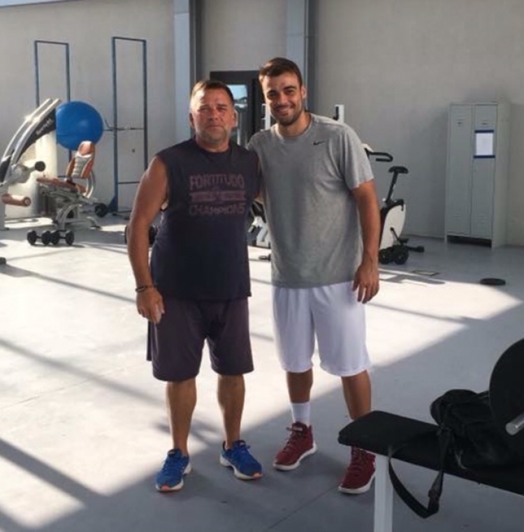 Nella foto il preparatore atletico della Fortitudo Agrigento, Totò Alletto, ed il riconfermato Simone Pepe. (Foto Fortitudo Moncada Agrigento)