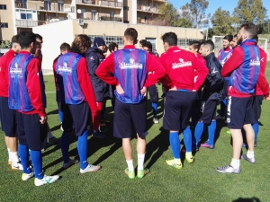 L&#039;Akragas attorno al proprio tecnico Raffaele Di Napoli. I biancazzurri si preparano al derby col Catania