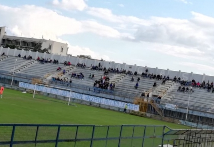 Lo striscione esposto in curva Sud