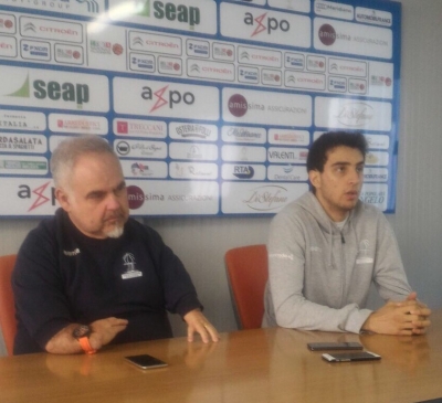 Il coach della Fortitudo Moncada Agrigento, Franco Ciani, ed il play Ruben Zugno in conferenza stampa