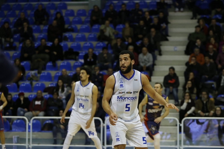 Fortitudo, Napoli domata solo all’overtime.