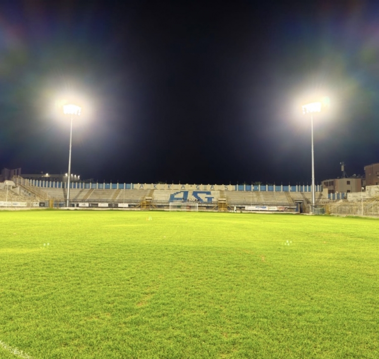Lo stadio Esseneto di Agrigento illuminato